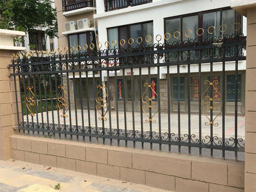 交通隔離護(hù)欄廠家